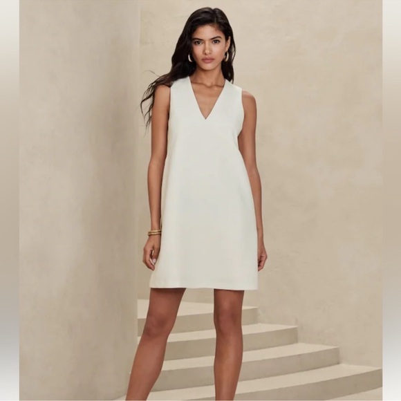 Banana Republic Dresses & Skirts - NWOT V-Neck Sleeveless A-line Dress